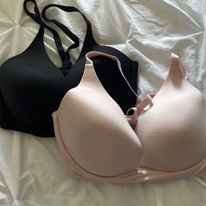 Victoria’s Secret lightly lined plunge microfiber bra set 32DD